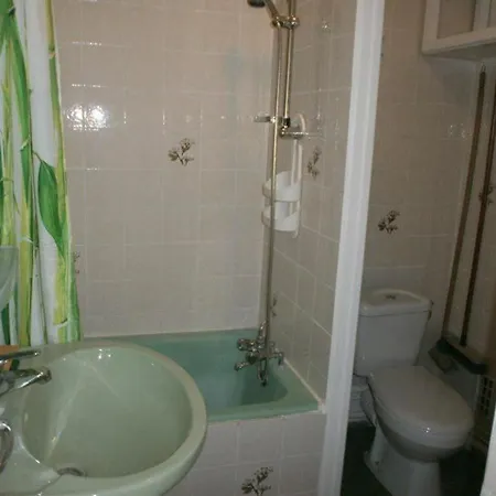 Studio Le Lavandou, 1 Piece, 2 Personnes - Fr-1-251-470 * Le Lavandou