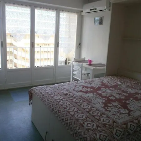 Studio Le Lavandou, 1 Piece, 2 Personnes - Fr-1-251-470